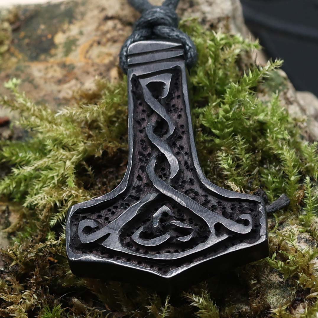 Thorshammer Kette schmuck Handarbeit fair gehandelt Hornschmuck
