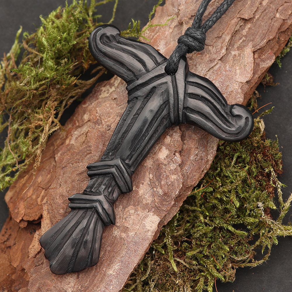 Irminsul Kette Schmuck schwarzes Horn Handarbeit