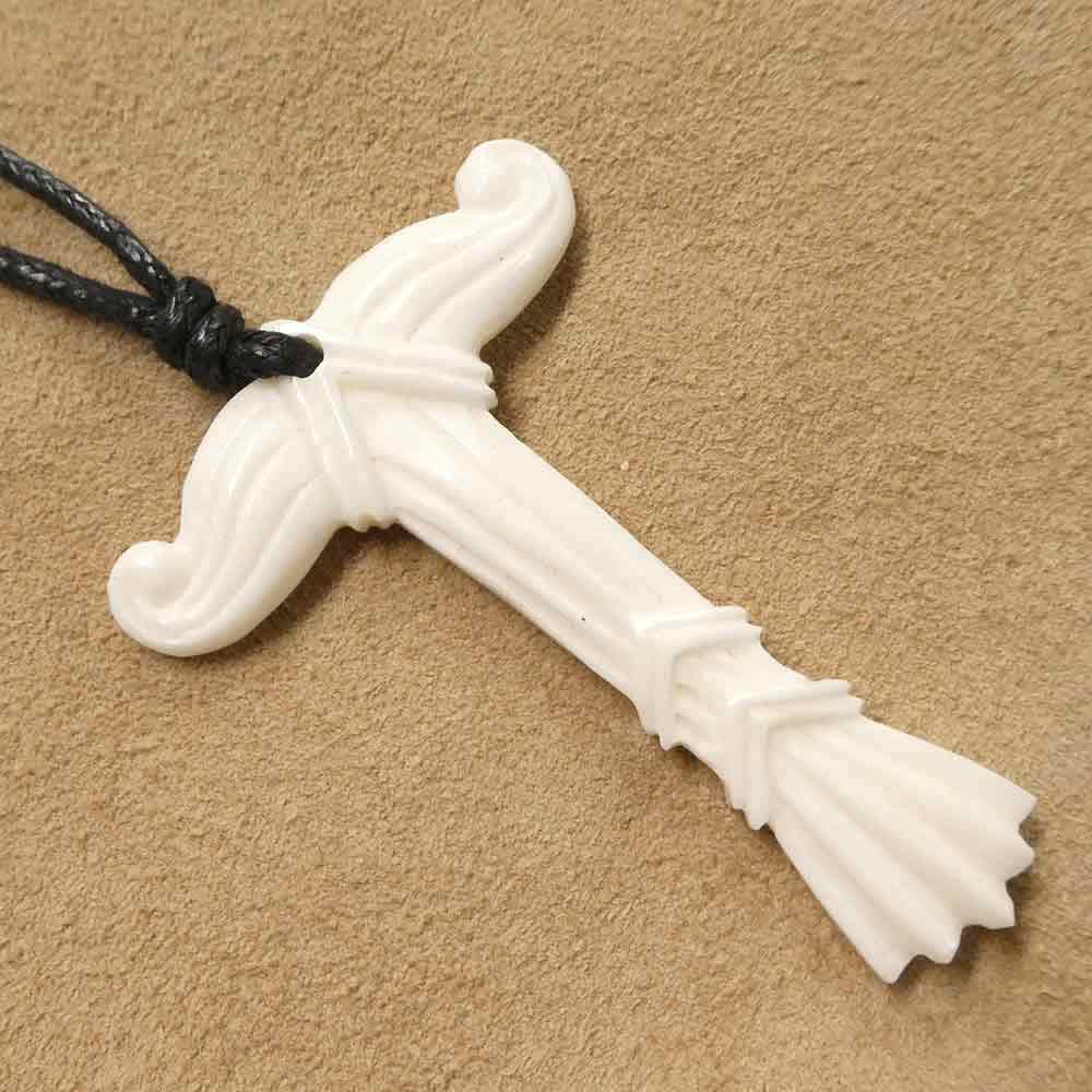 Irminsul Schmuck Halskette aus Knochen 