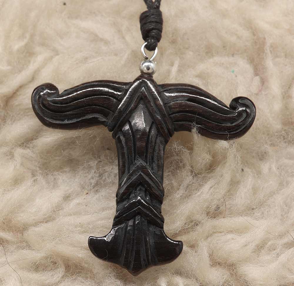 Kleiner Irminsul Horn Kette Schmuck handarbeit fair gehandelt geschnitzt Büffelhorn