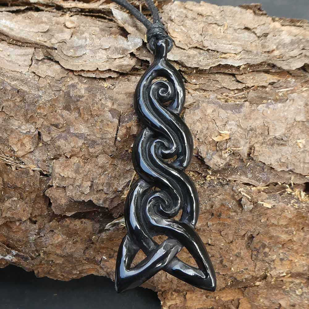 Keltische Kette Hornschmuck Fairtrade Handwerk beidseitig geschnitzt