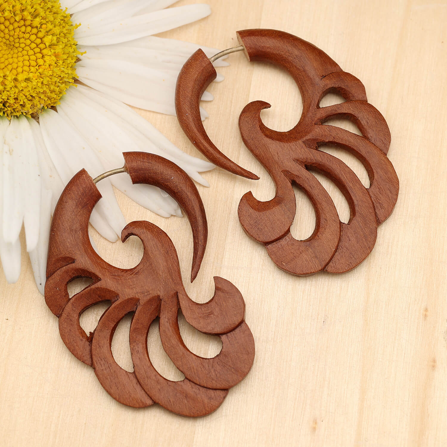 Fan-shaped wooden earrings, fake piercing, red wood
