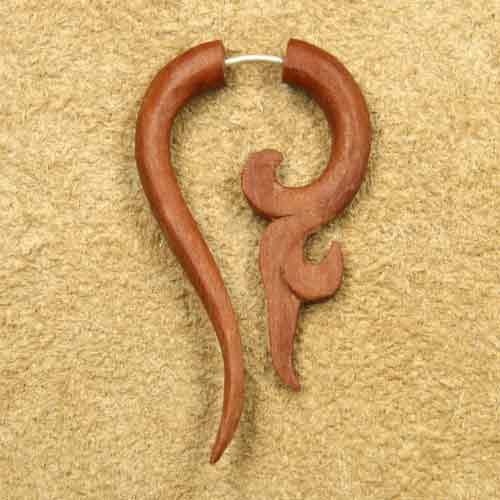 Matau Holz Ohrschmuck Fake Piercing rotes Holz