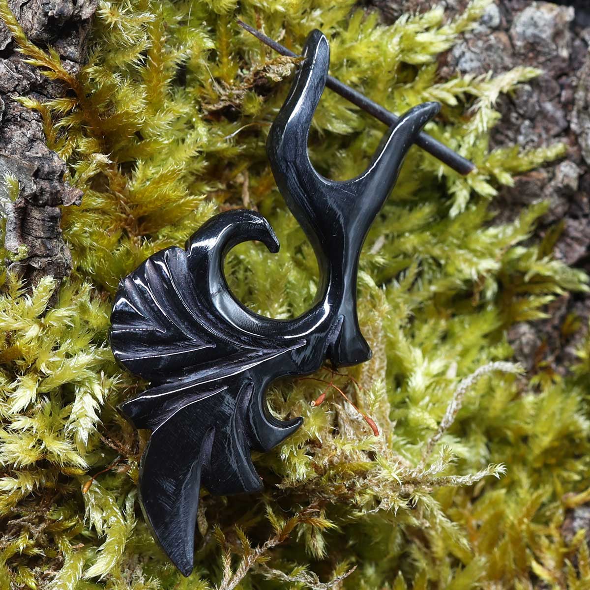 Ausgefallener Ohrschmuck Hänger schwarz handarbeit Horn