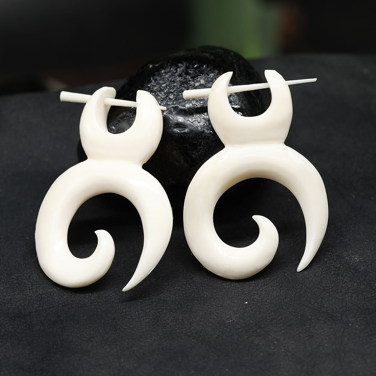 Spirale Ohrring Natur Ohrschmuck hautverträglich weiss