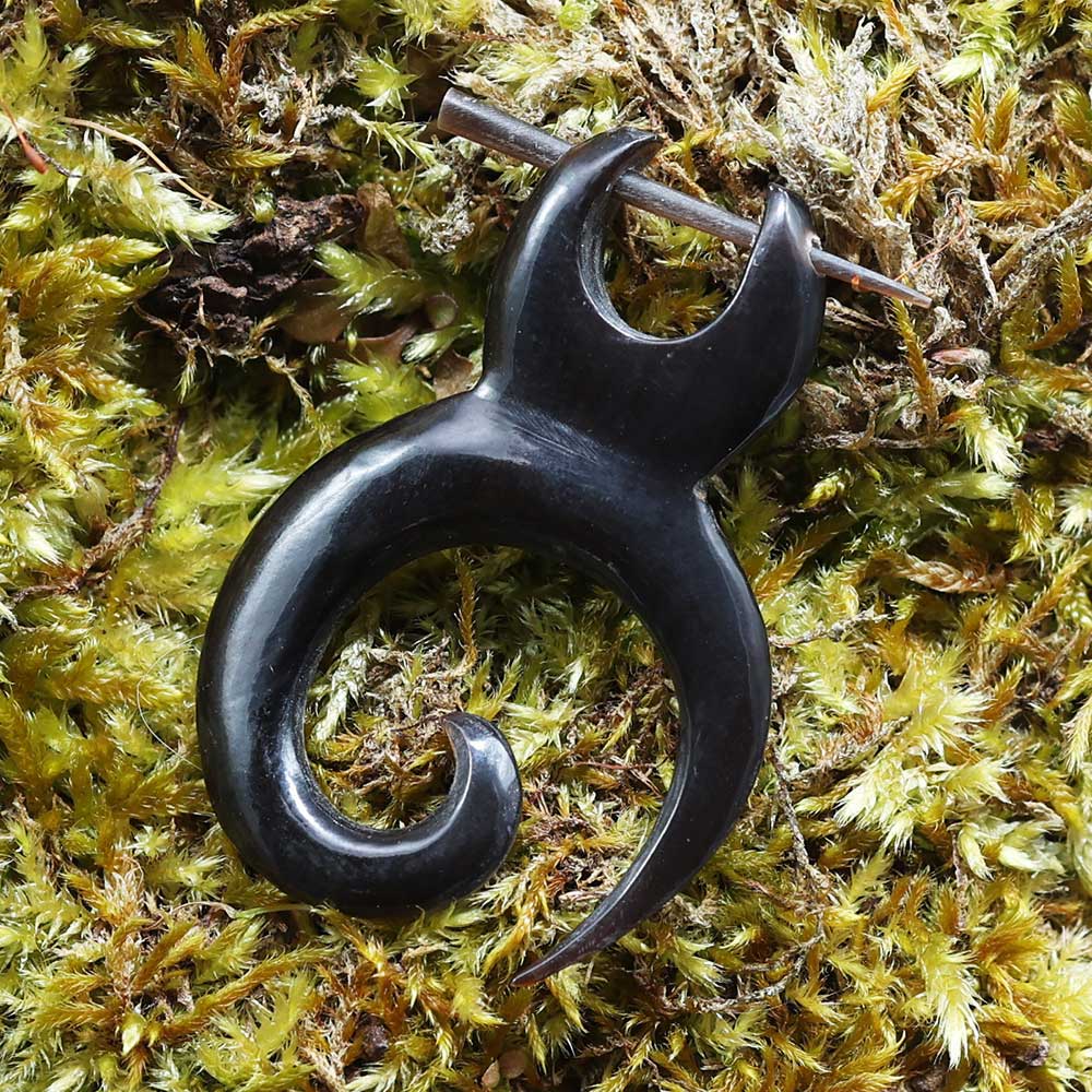 Lange schwarze Creole Ohrschmuck Handarbeit aus Horn