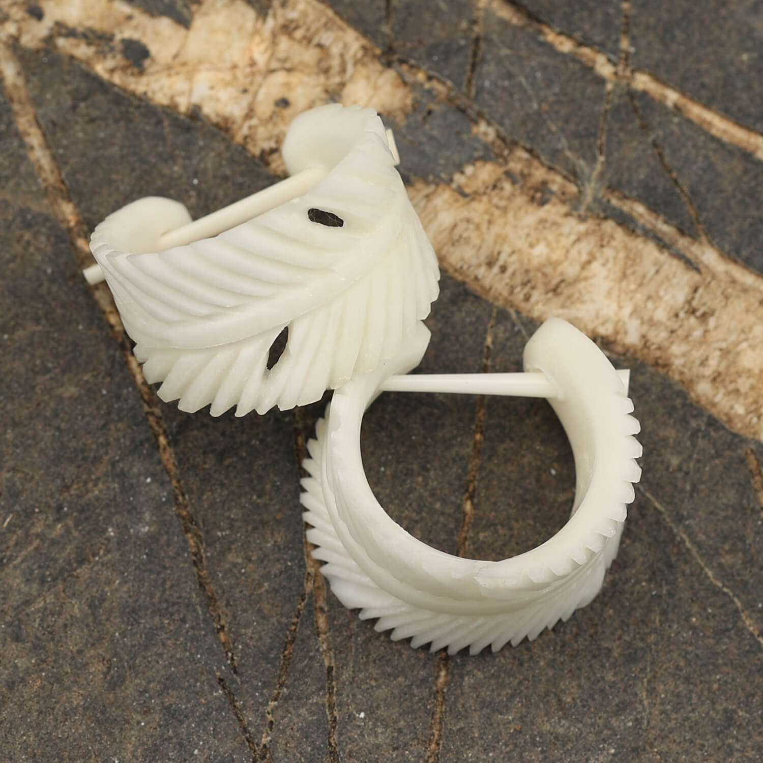 Creole feather made of bone earrings