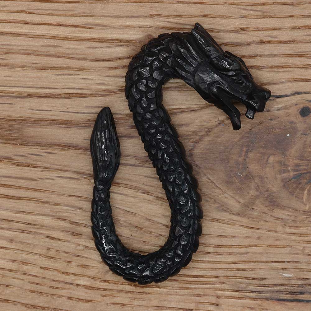 Fair gehandelter Ohr Piercing Drache aufwendige Schnitzkunst aus Horn