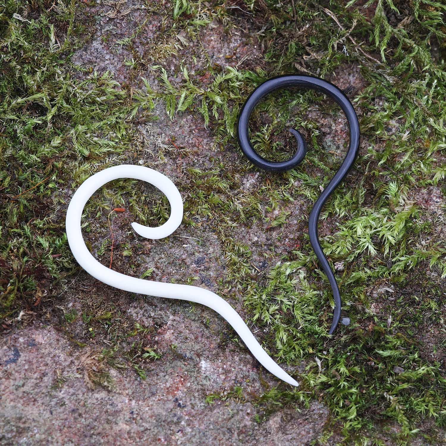 kleine Horn Piercing diverse Stärken Ohrschmuck