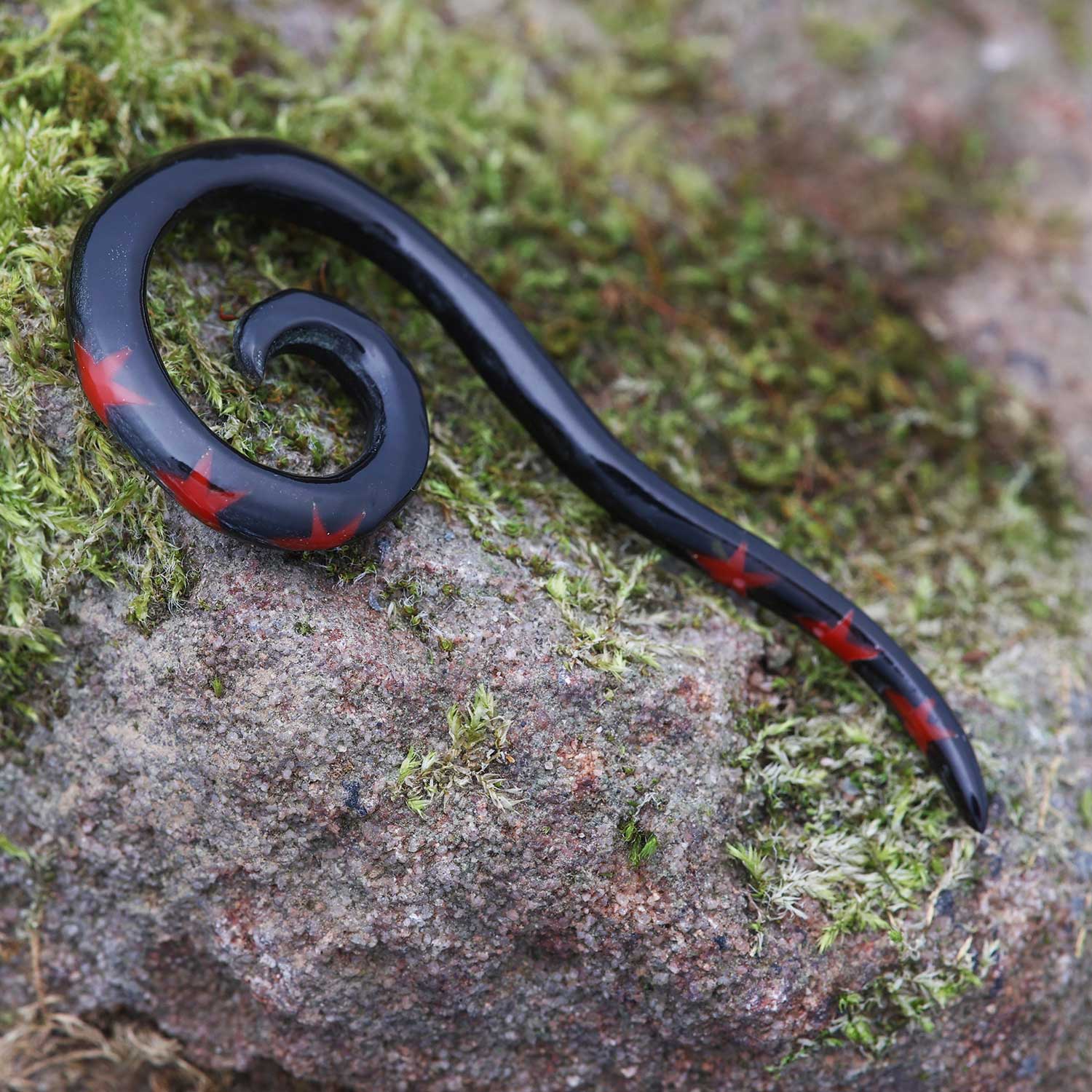 Haken Ohrpiercing Horn rote Sterne lang