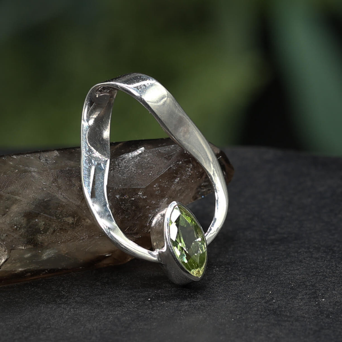 Moderner Silberschmuck Edelstein Anhänger Außergewöhnlich elegant Peridot
