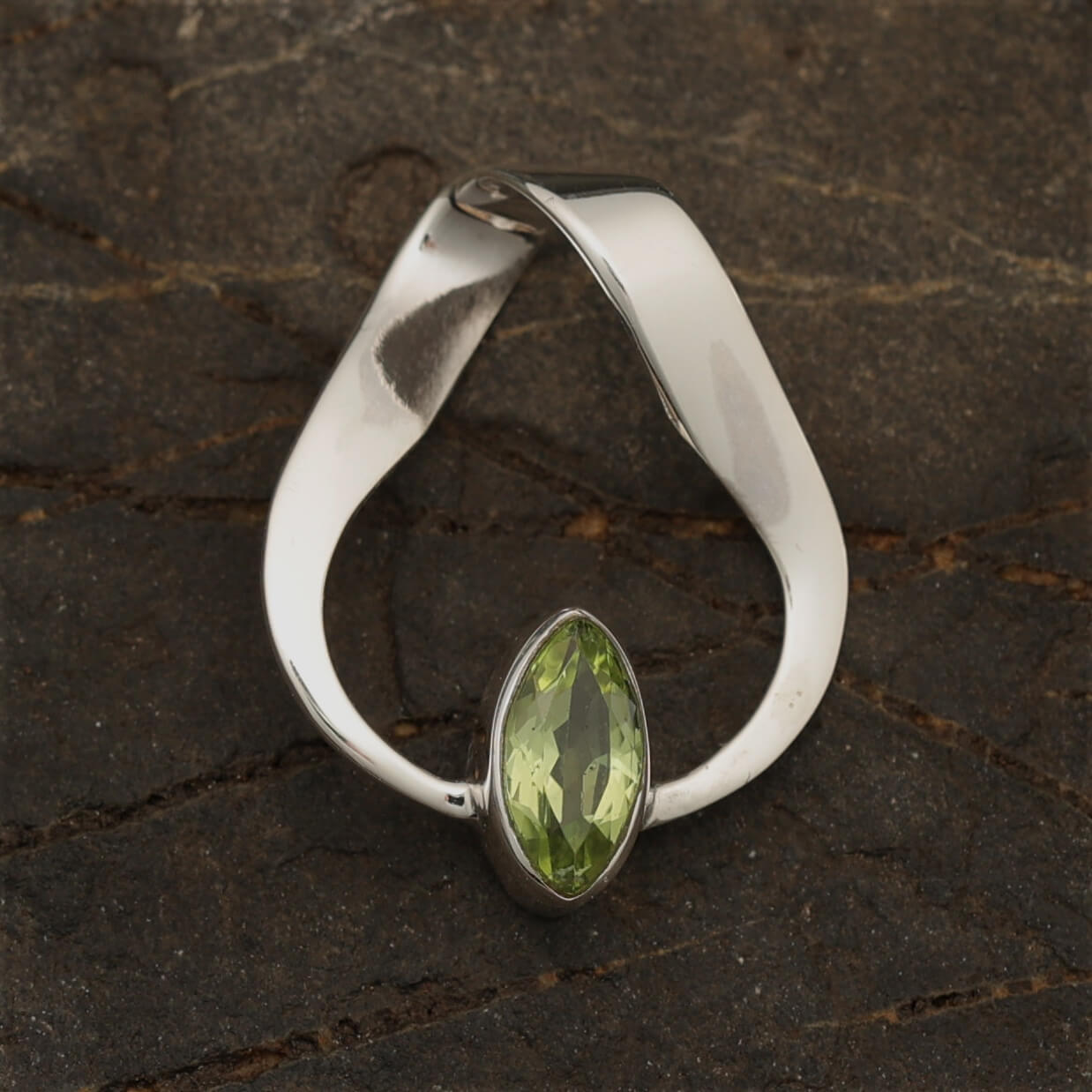 Peridot Schmuck Anhänger 925 Silber edel modern handgefertigt