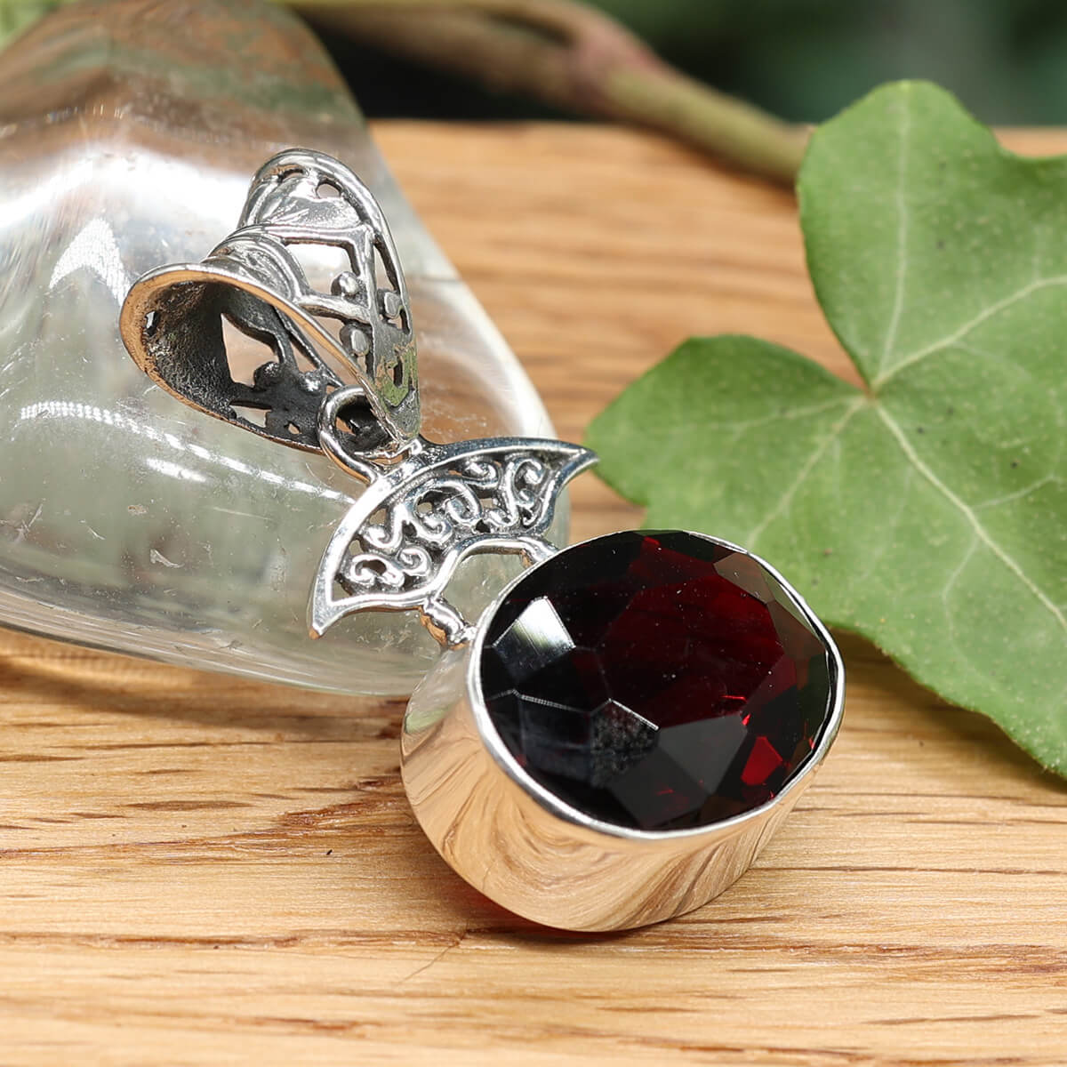 Edelstein Anhänger ausgefallener Schmuck Design Granat Silber