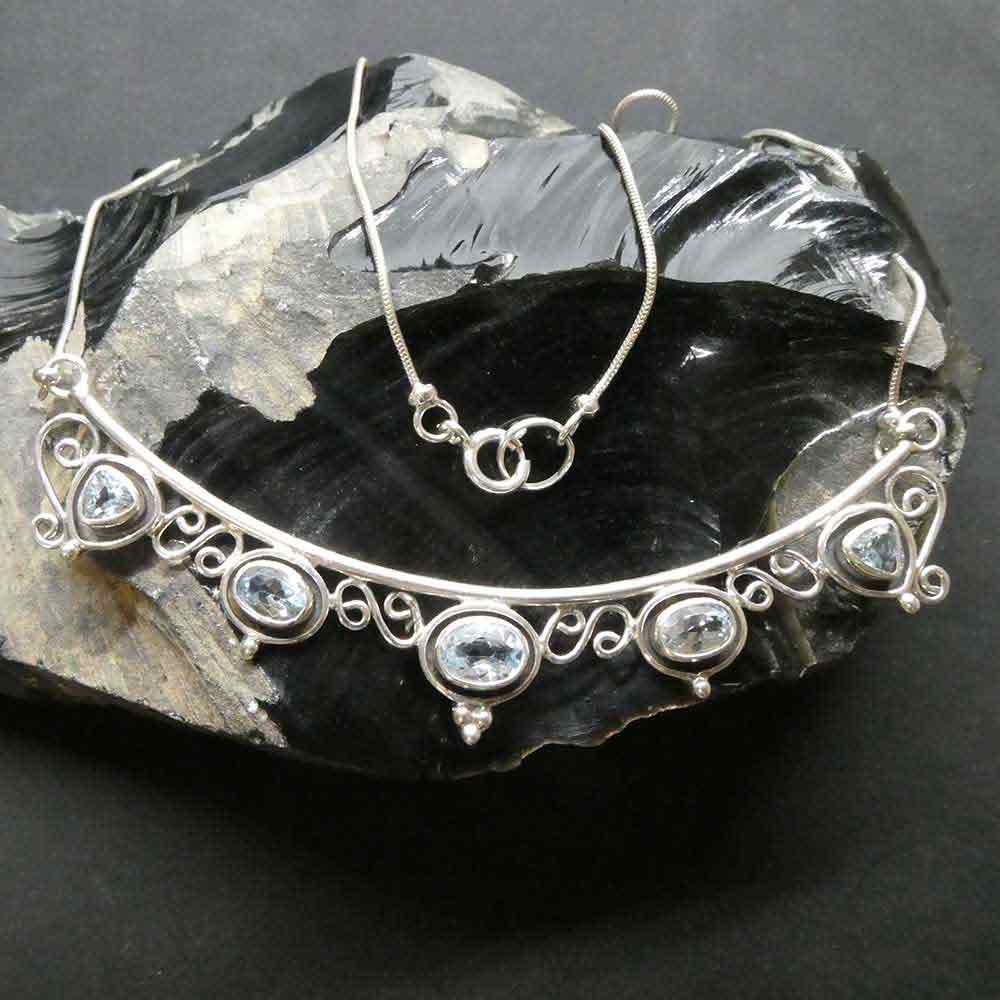 Blauer Topas Collier Ausstellungsstück Schmuck Silber handgeschmiedet 925 Silber