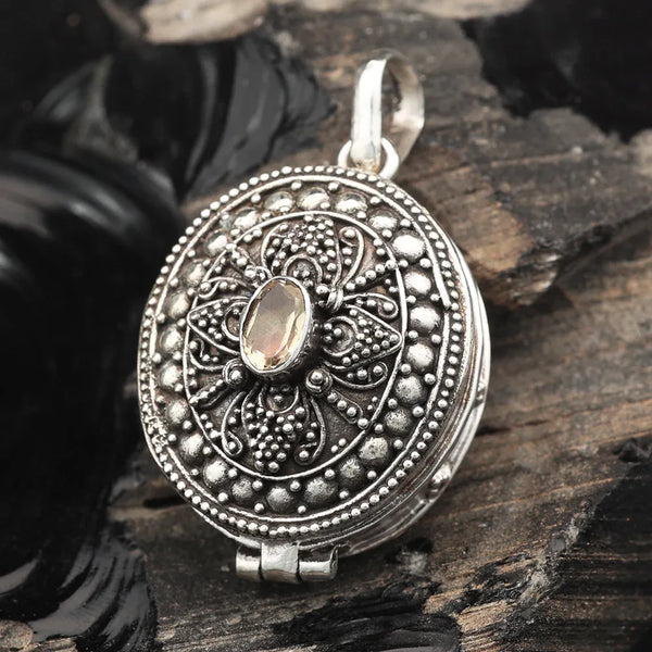 Handgefertigte Oval Citrin Anhänger: 925 Sterling Silber Halskette
