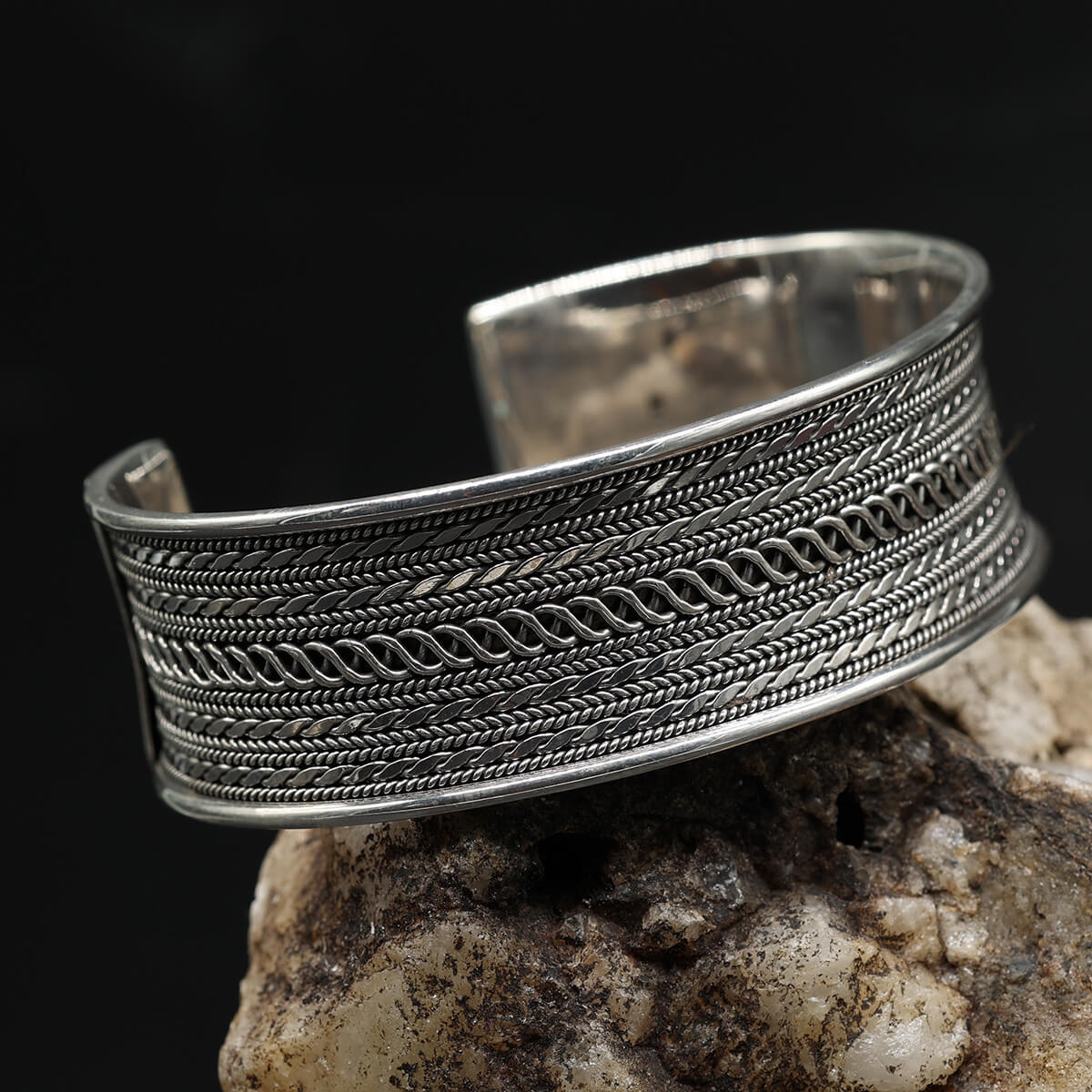 Stylish, elegant, wide 24mm 925 sterling silver bangle