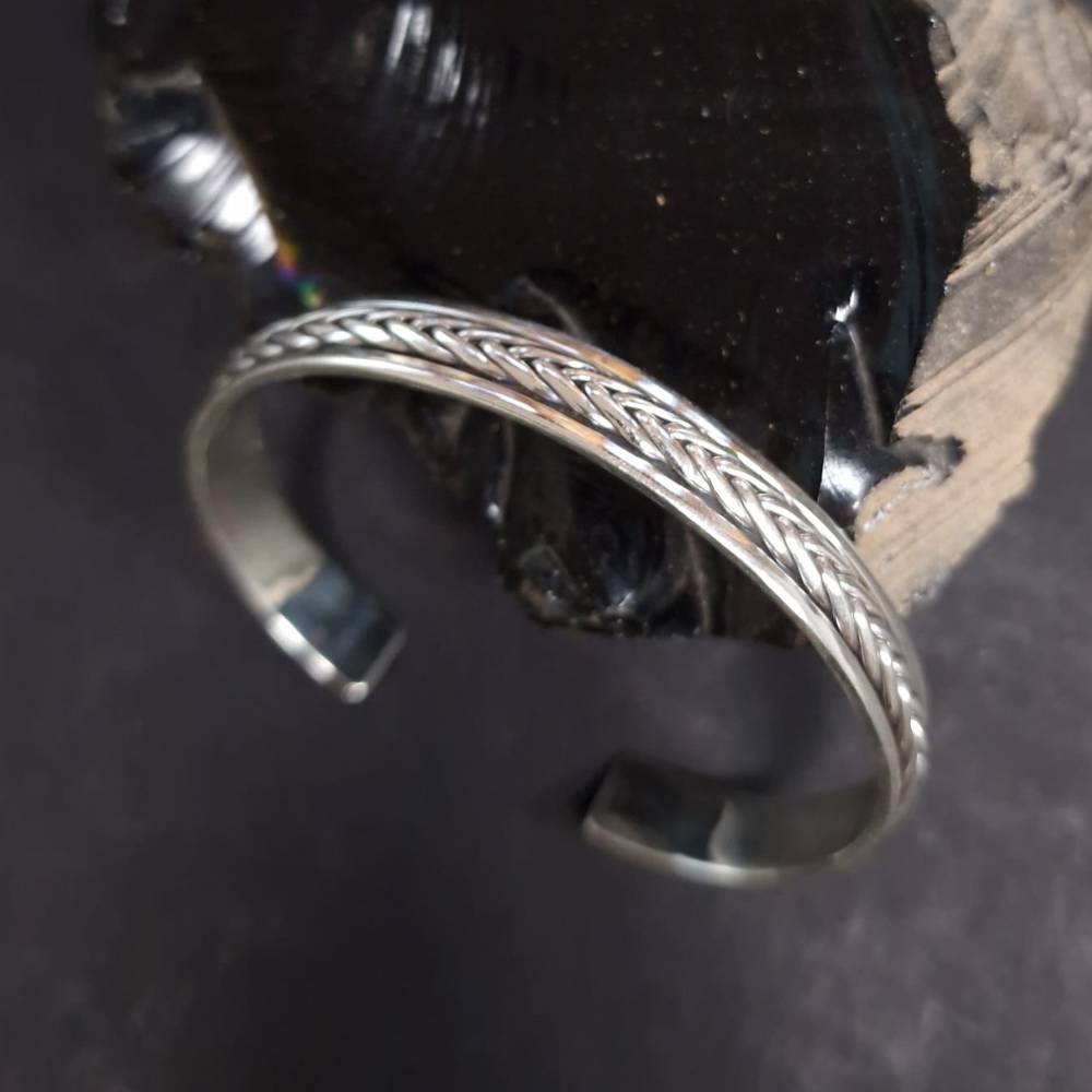 Zeitloser Armschmuck für Damen und Herren