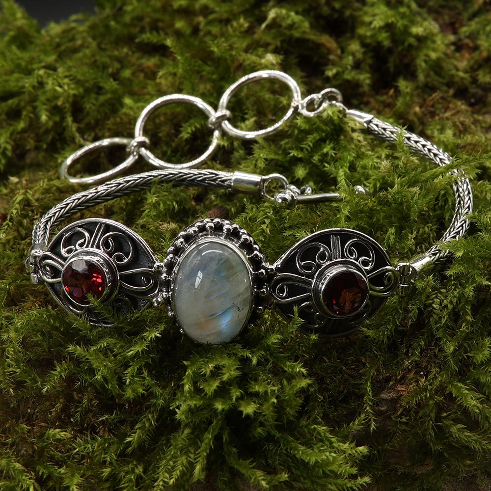 Granat und Mondstein edle Handwerkskust Goldschmiede Arbeit aus 925 Silber edler Damenschmuck