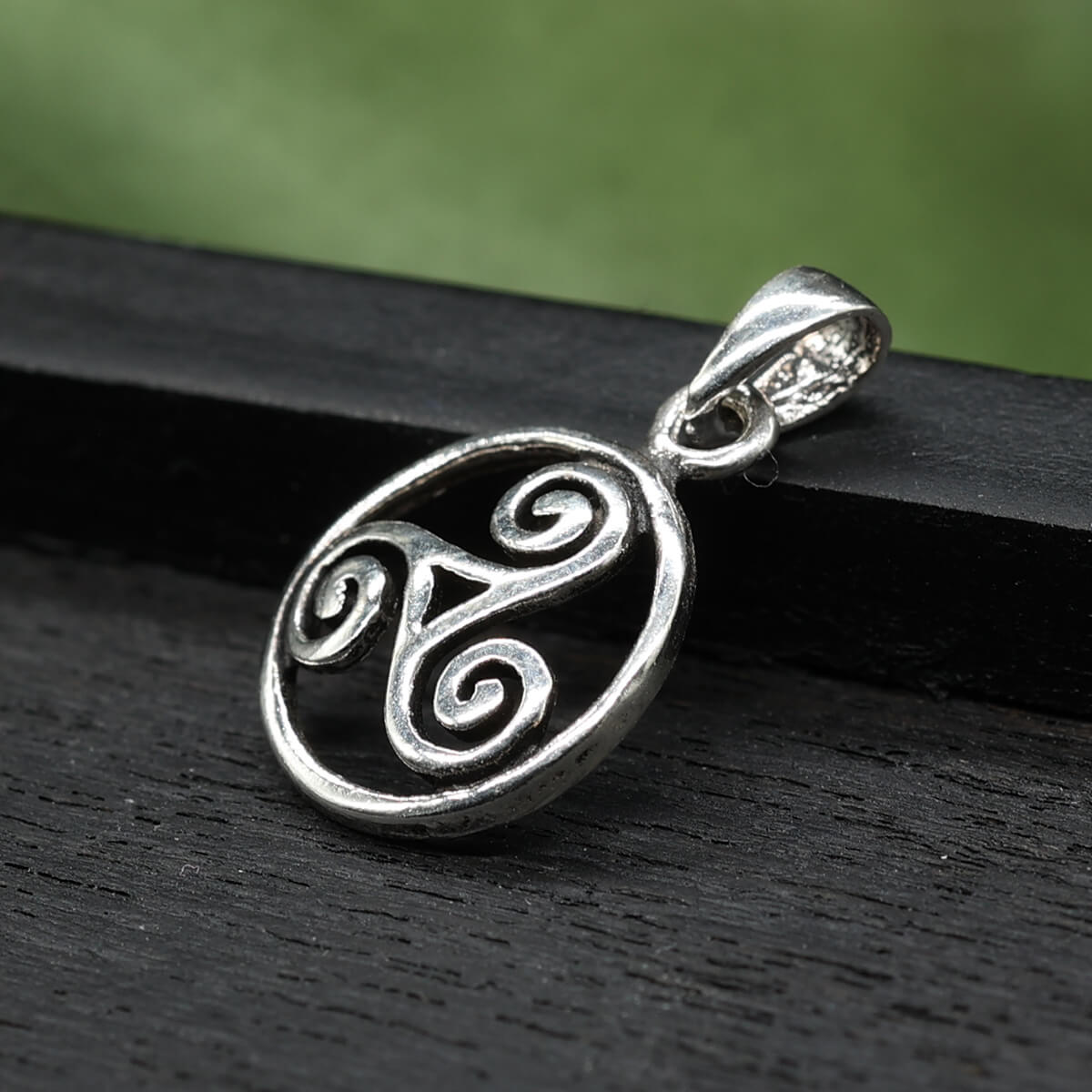 Triskel zarter Kettenanhänger Keltisch Schmuck 925 Silber
