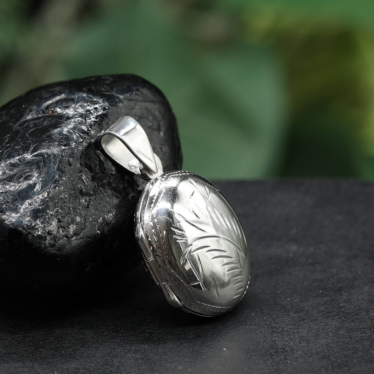 Medaillon Silberschmuck feiner Anhänger an Kette Silber