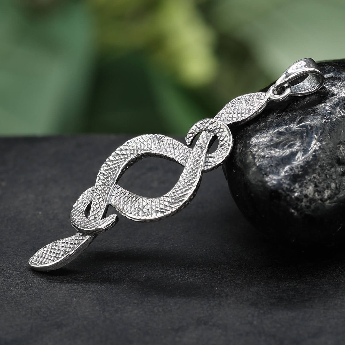 Schlangen Silber Schmuck hinten