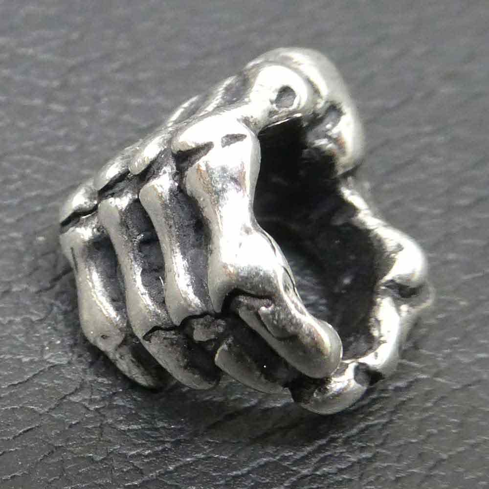 Bartschmuck Skelett Hand Silber Gothikschmuck
