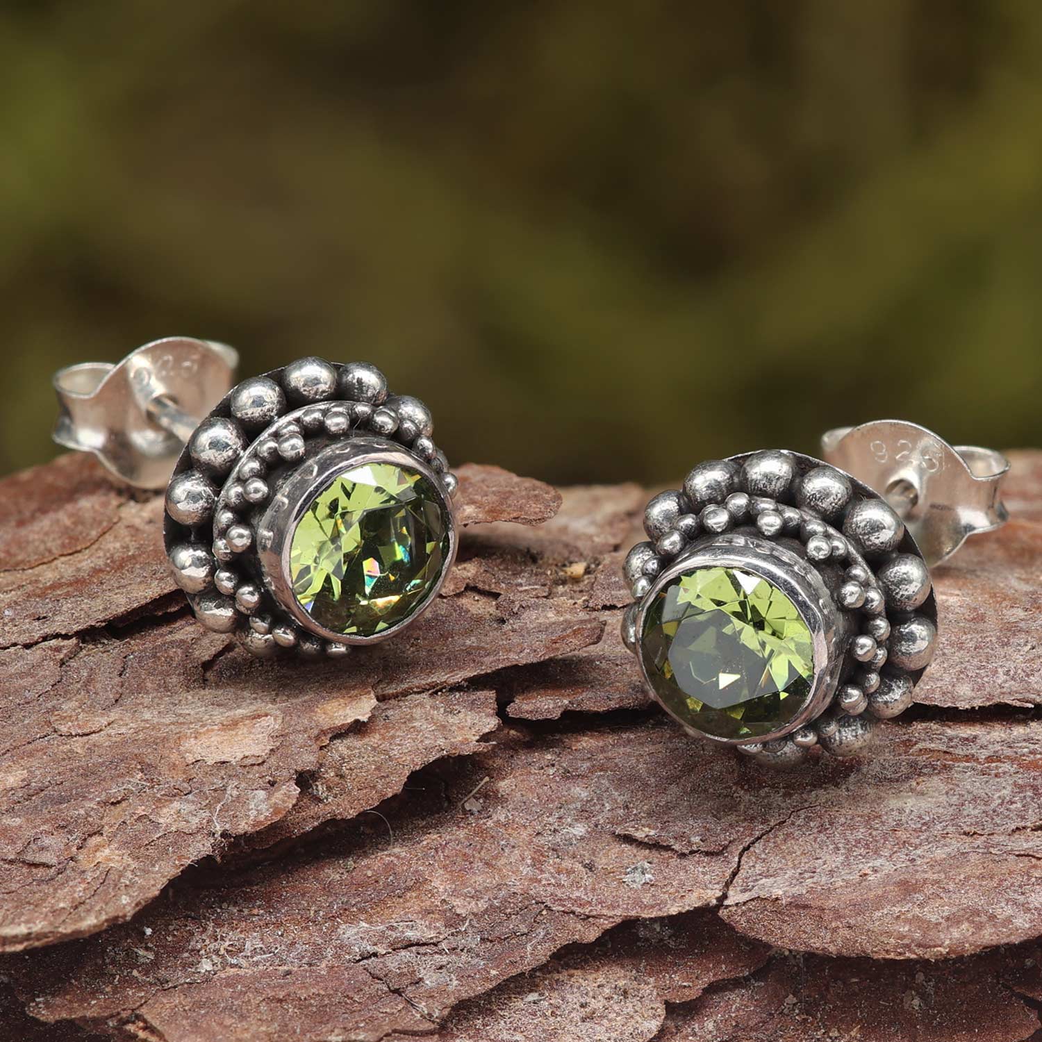 Peridot Ohrstecker 925 Silber edel verziert Damen Ohrschmuck Edelstein