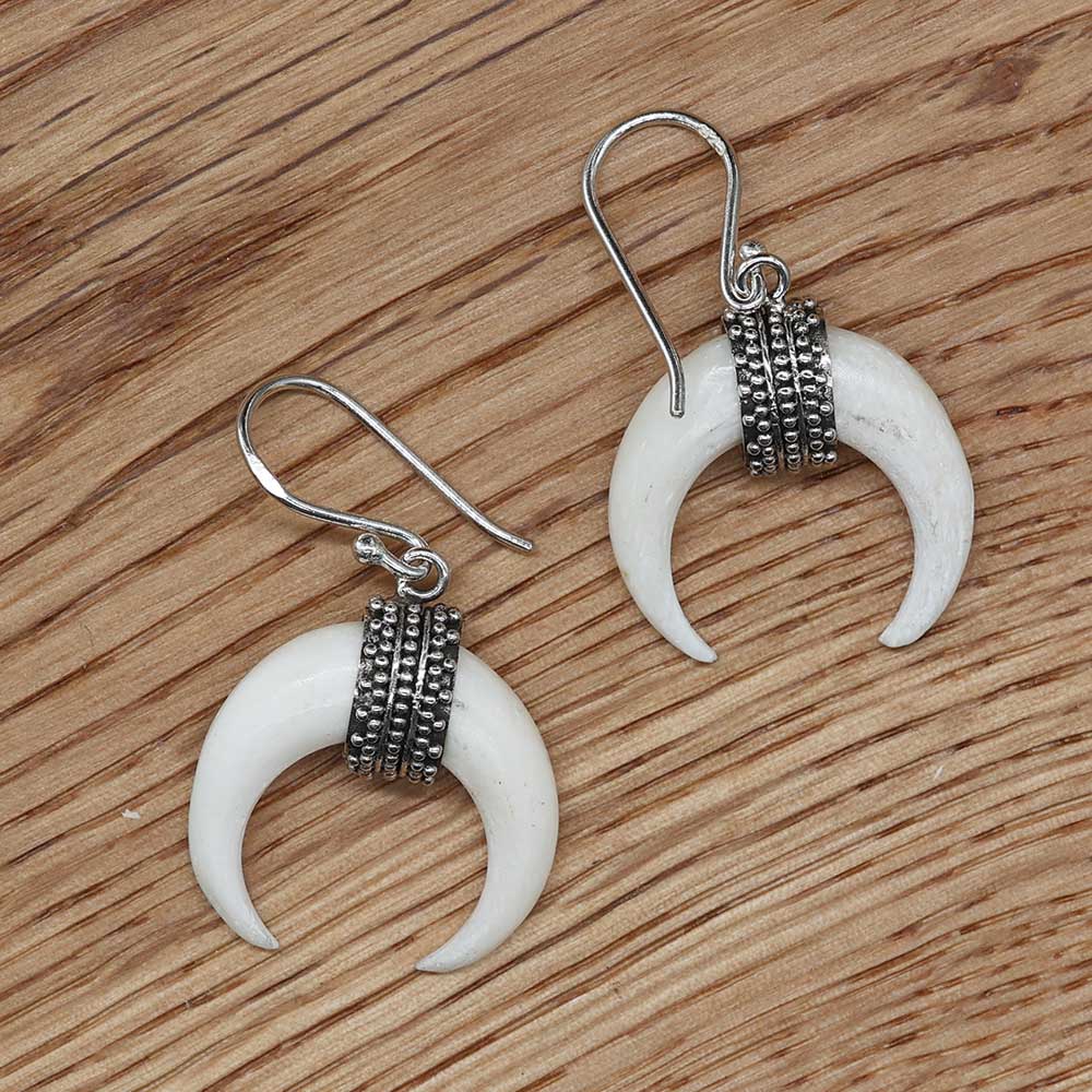 Ausgefallener Damen Ohrschmuck edel verziert aus Knochen mit Sterlingsilber