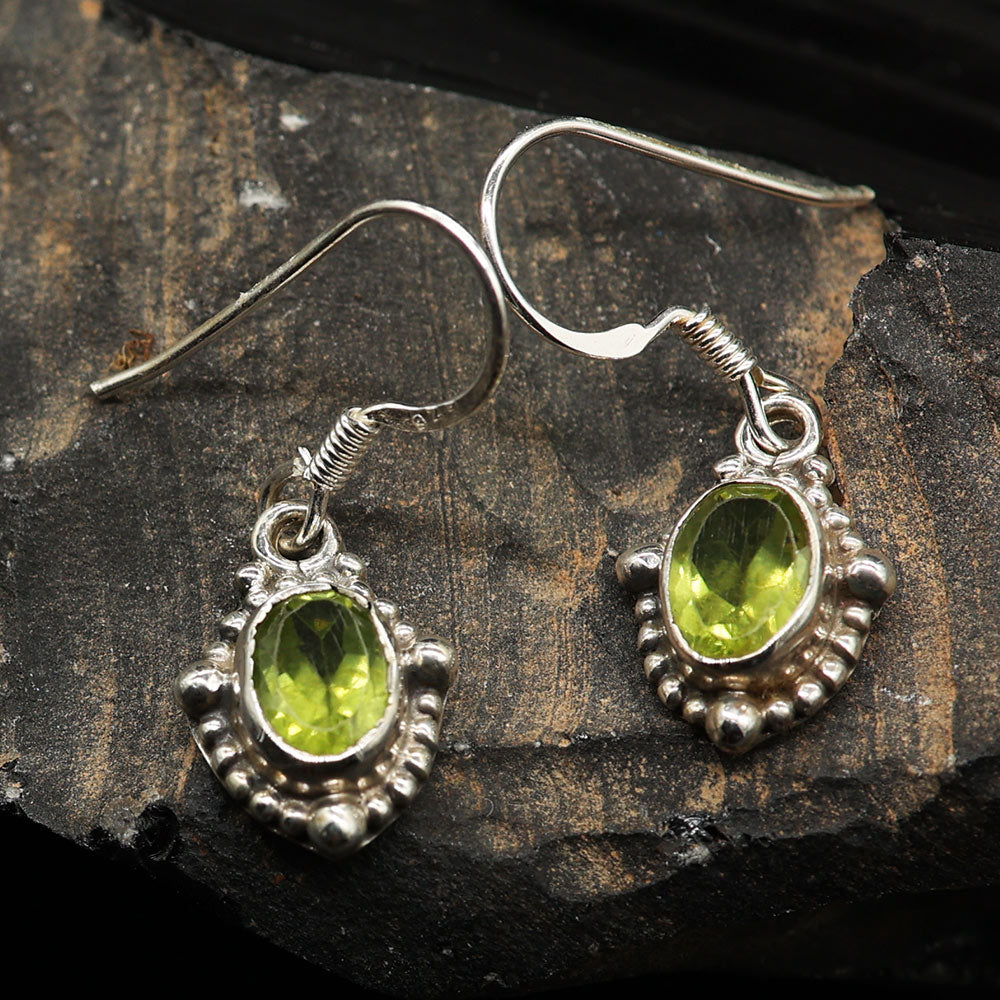 Peridot Ohrringe facettiert aus edelm 925er Silber Damen Ohrschmuck Steinschmuck