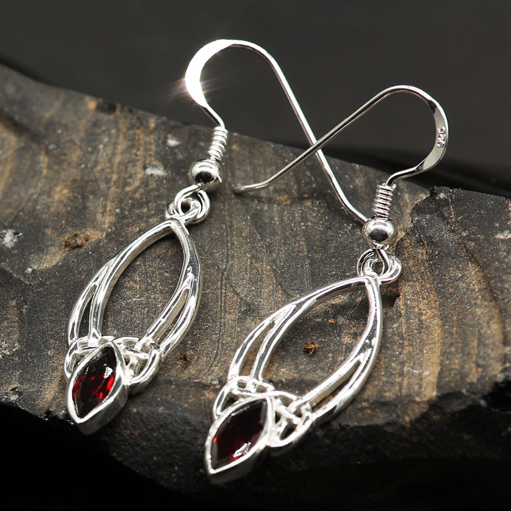 Keltische Ohrringe Blauer Topas hochwertiges Sterlingsilber Hand geschmiedeter Ohrschmuck D