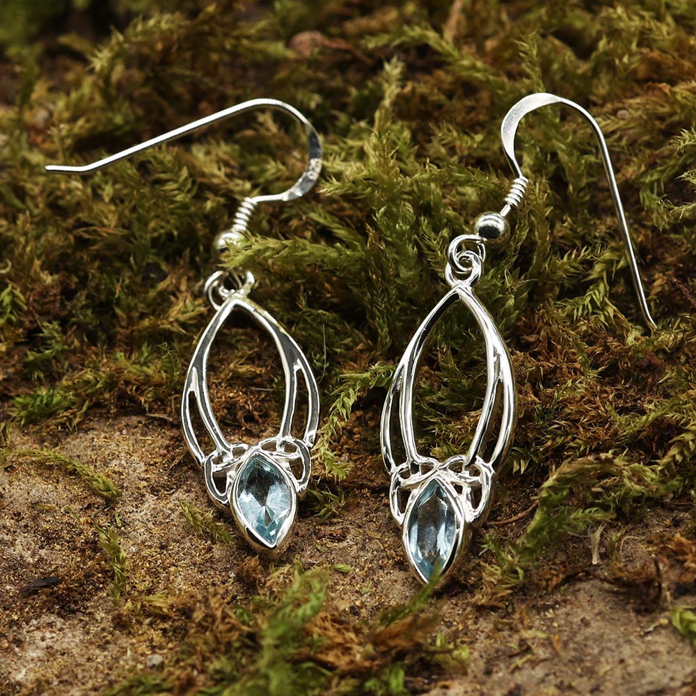 Keltische Ohrringe Blauer Topas hochwertiges Sterlingsilber Hand geschmiedeter Ohrschmuck D