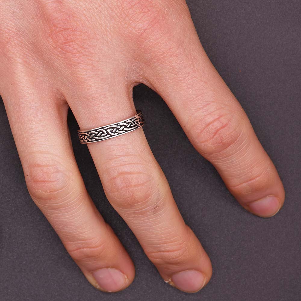 Partnerring Ehering aus 925 Silber mit keltischen Knoten verziert