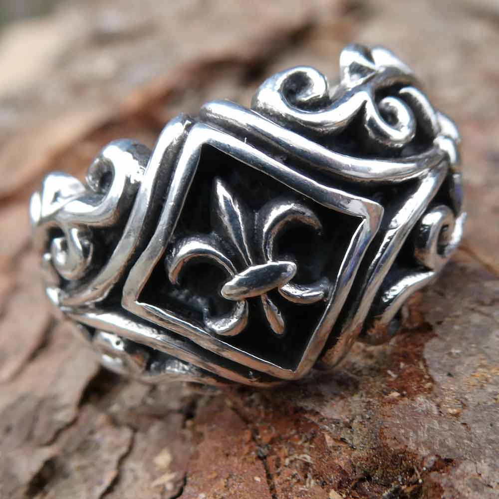 Wikingher Schmuck Fleur de Lys Silberschmuck