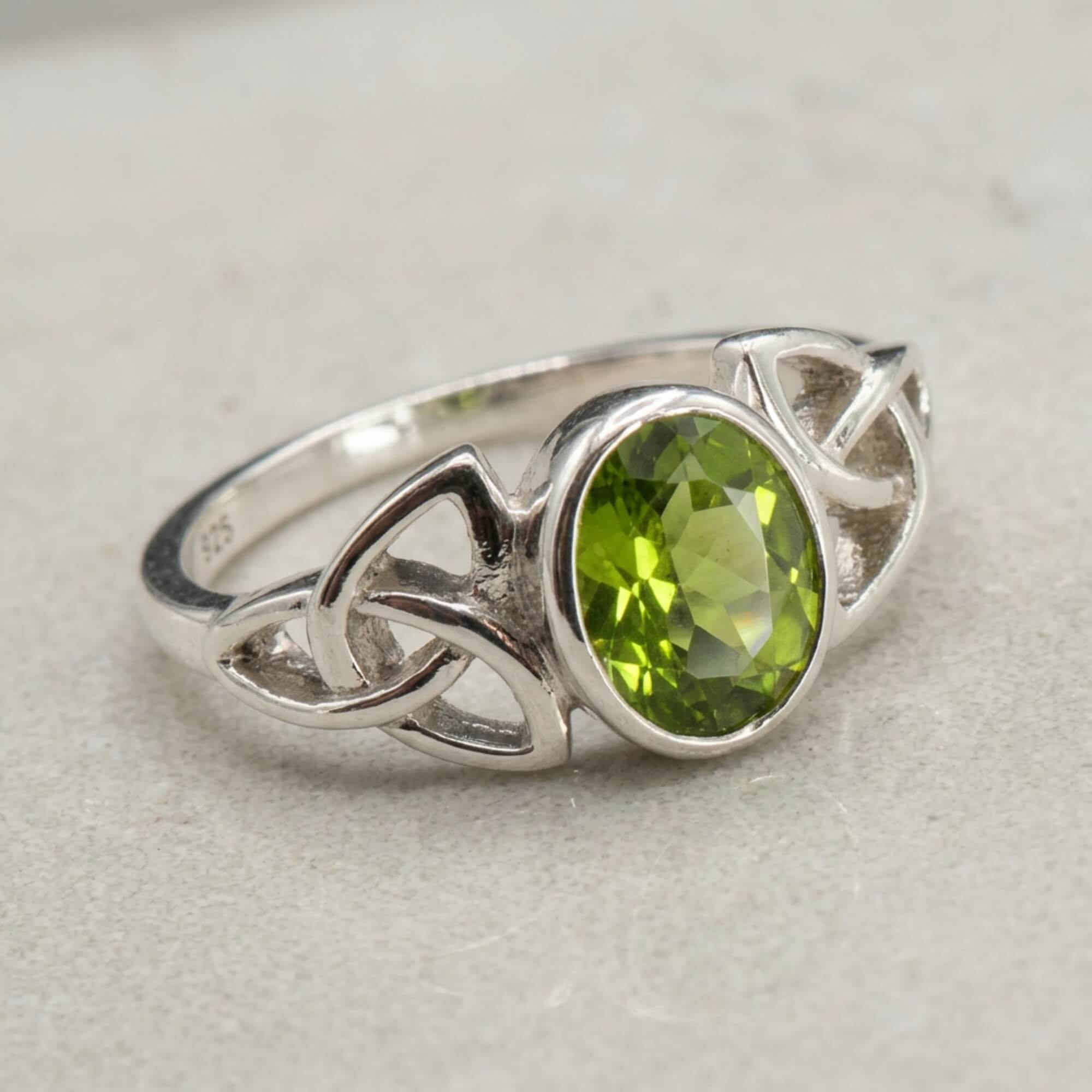 Peridot Ring Edelstein Damenring keltisches Design Silberring 925 Silber