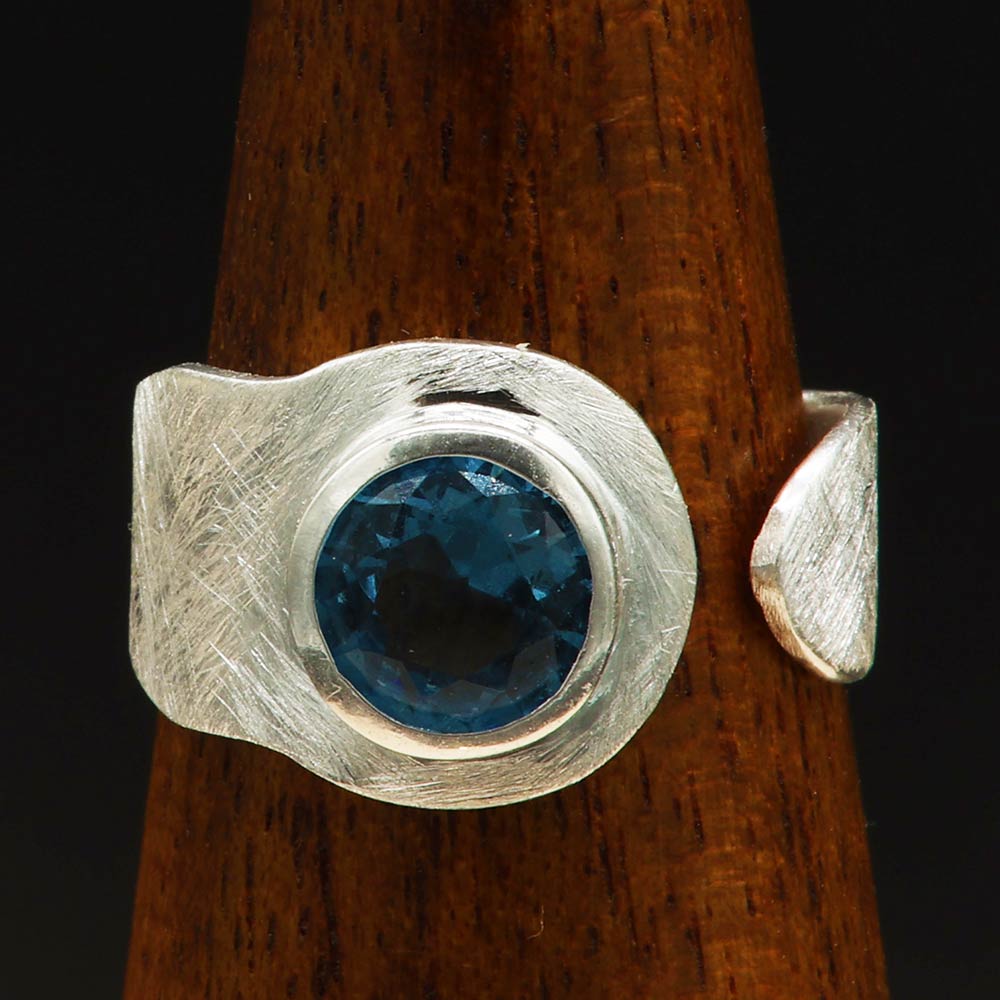 Blauer Edelstein 925 Silberring offen Designer Ring Zirkonia