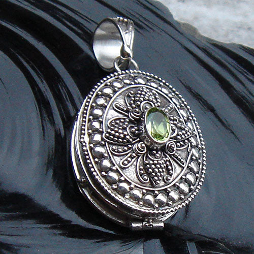 Peridot Medaillon Schmuck