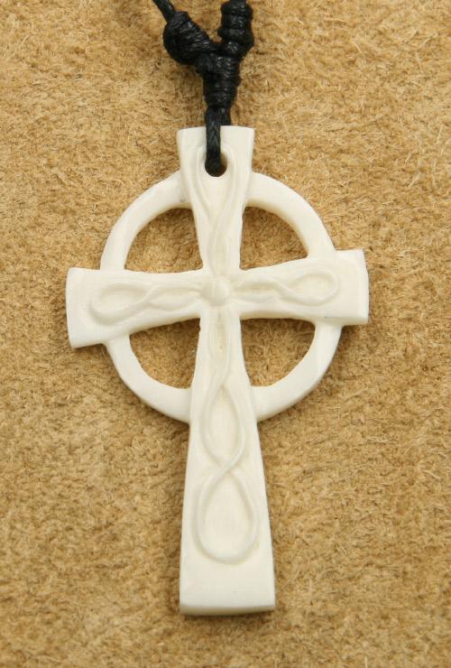 Celtic Cross Keltisches Kreuz Amulett Anhänger mit Band Bone Pendant PB011 