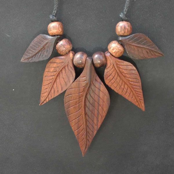 Blätter Holzschmuck Collier handgefertigte Halskette aus Holz Fairtrade Schmuck