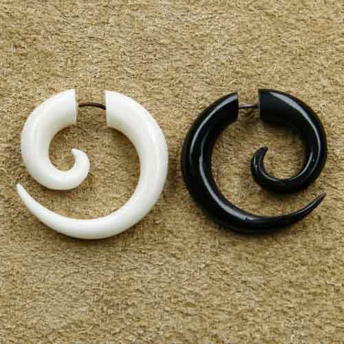 Fake Piercing Spirale M Horn/ Knochen Ohrschmuck