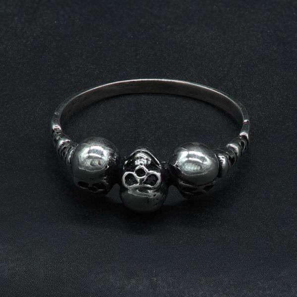 Totenköpfe Ring aus 925 Silber leichter Silberring Herren Gothic Biker